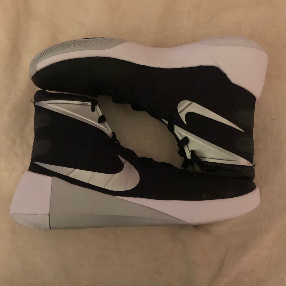 2015 Men hyperdunks. Brand new no box